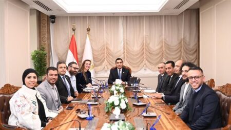 وزير الشباب والرياضة يلتقي الاتحاد المصري للريشة الطائرة