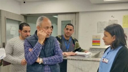 مدير «صحة الجيزة» يتفقد مستشفى زايد المركزي ويحيل المتغيبين للتحقيق