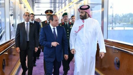 خلال زيارته للسعودية والبحرين.. السيسي يؤكد دعم مصر ورفض الاعتداءات الإيرانية (فيديو) خلال زيارته للسعودية والبحرين.. السيسي يؤكد دعم مصر ورفض الاعتداءات الإيرانية (فيديو)