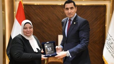 وزارة الرياضة تتبع سياسة الثواب والعقاب مع مسؤولي مراكز الشباب