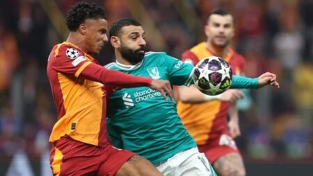 ليفربول يسقط أمام جلطة سراي.. ورقم قياسي لصلاح في ليلة سيئة للريدز ليفربول يسقط أمام جلطة سراي.. ورقم قياسي لصلاح في ليلة سيئة للريدز