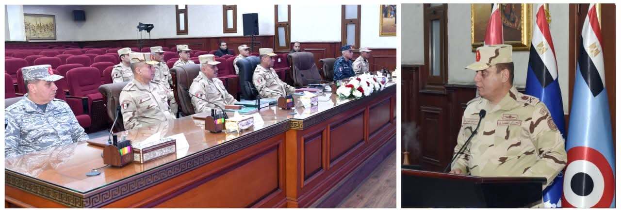 وزير الدفاع يتفقد الجاهزية القتالية للمنطقة المركزية العسكرية ويشارك المقاتلين وجبة الإفطار.. صور