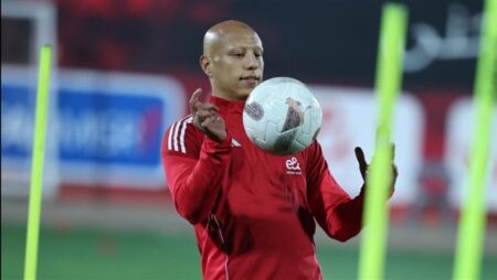 طبيب الأهلي: الجزار يتعافى من الإصابة.. وشكري يبدأ تدريبات الجري
