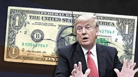 ترامب يوقع على الدولار.. لأول مرة في تاريخ أمريكا ترامب يوقع على الدولار.. لأول مرة في تاريخ أمريكا