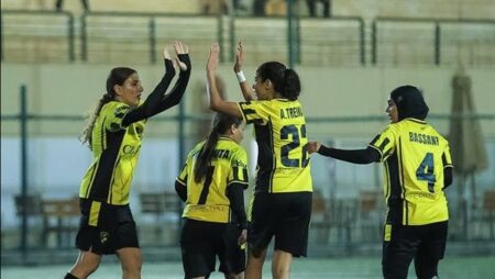 13 هدفًا للأهلي ورباعية لوادي دجلة.. نتائج مثيرة في الجولة الـ21 من دوري الكرة النسائية 13 هدفًا للأهلي ورباعية لوادي دجلة.. نتائج مثيرة في الجولة الـ21 من دوري الكرة النسائية