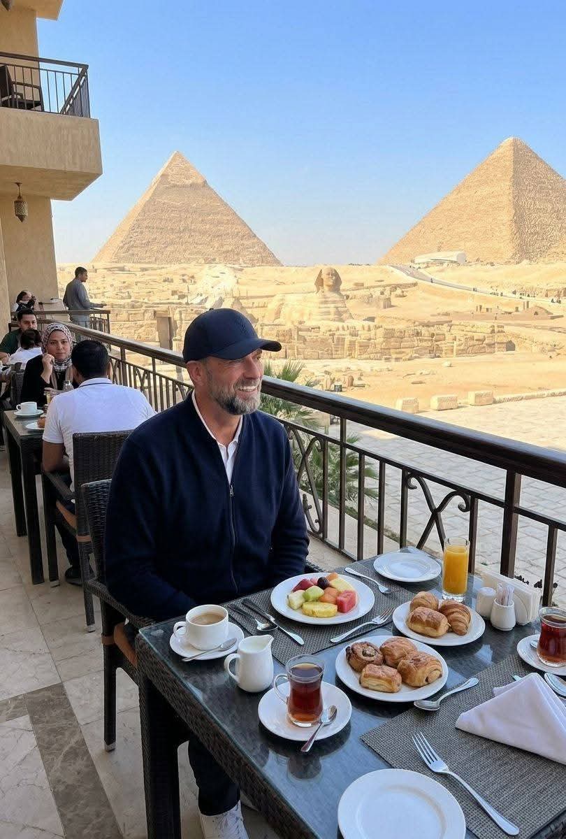 كلوب ينبهر بعظمة الأهرامات: سحر مصر لا ينتهي