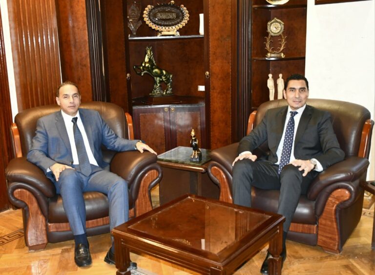 وزير الشباب والرياضة ورئيس هيئة الرقابة المالية يبحثان تعزيز أطر التعاون المشترك وزير الشباب والرياضة ورئيس هيئة الرقابة المالية يبحثان تعزيز أطر التعاون المشترك