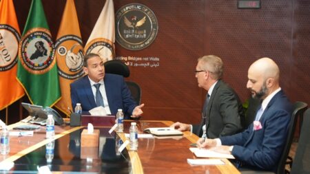 الرقابة المالية تبحث مع السفارة الأمريكية فرص التعاون وتطوير سوق المال