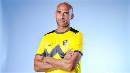 بعد مشوار حافل بالإنجازات.. وادى دجلة يعلن اعتزال بطل التنس محمد صفوت