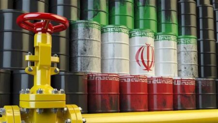 قفزة النفط تشعل أزمة الطيران.. وتحذيرات من موجة غلاء جديدة