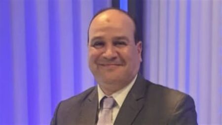 كيف يؤثر فتح مضيق هرمز على الاقتصاد العالمي والمصري؟ خبير يوضح