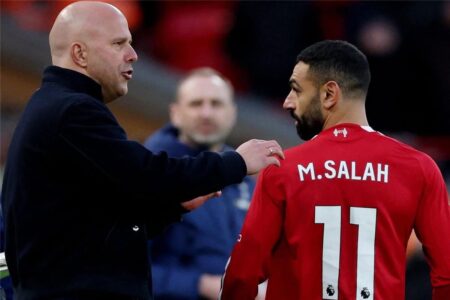 سلوت يوضح موقف محمد صلاح من مباراة ليفربول ومانشستر سيتي
