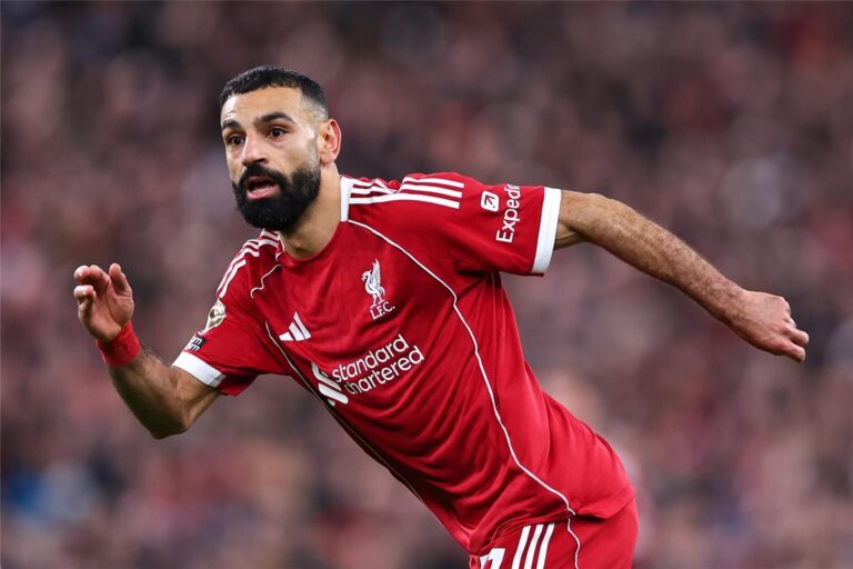 ذا أثلتيك: دوري أبطال أوروبا سيؤثر على خطة ليفربول لضم بديل محمد صلاح