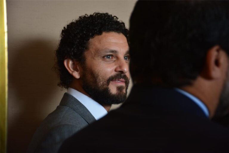حسام غالي يتحدث عن أزمة كبيرة في مصر: انظروا ماذا فعل ليفربول مع صلاح حسام غالي يتحدث عن أزمة كبيرة في مصر: انظروا ماذا فعل ليفربول مع صلاح
