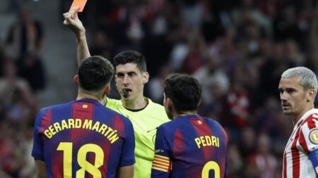 لاعب أتلتيكو مدريد عن إلغاء طرد جيرارد مارتن: لو فعلت مثله لخرجت من الملعب