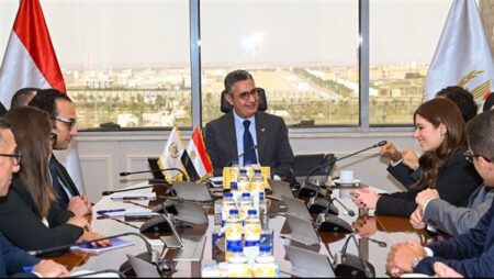 التموين تتجه لاستخدام الذكاء الاصطناعي في إدارة منظومة الدعم بالتعاون مع "مايكروسوفت"