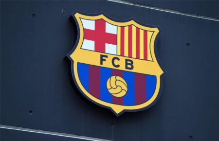 برشلونة يحسم موقفه من ضم خليفة محمد صلاح المحتمل في ليفربول