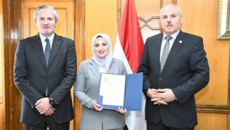 رئيس جامعة قناة السويس يكلف هند علي مديرًا لمركز التأهيل بكلية العلاج الطبيعي