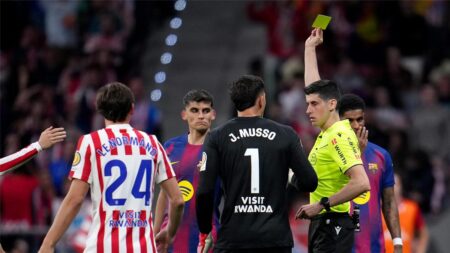 أتلتيكو مدريد يتهكم على لجنة الحكام بسبب واقعة مباراة برشلونة أتلتيكو مدريد يتهكم على لجنة الحكام بسبب واقعة مباراة برشلونة