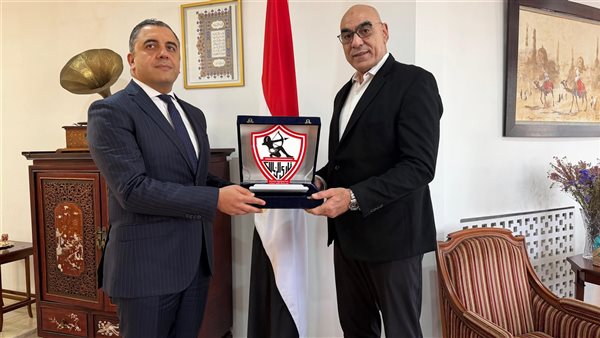 هشام نصر يزور سفير مصر في الجزائر ويهديه درع الزمالك قبل مواجهة شباب بلوزداد هشام نصر يزور سفير مصر في الجزائر ويهديه درع الزمالك قبل مواجهة شباب بلوزداد