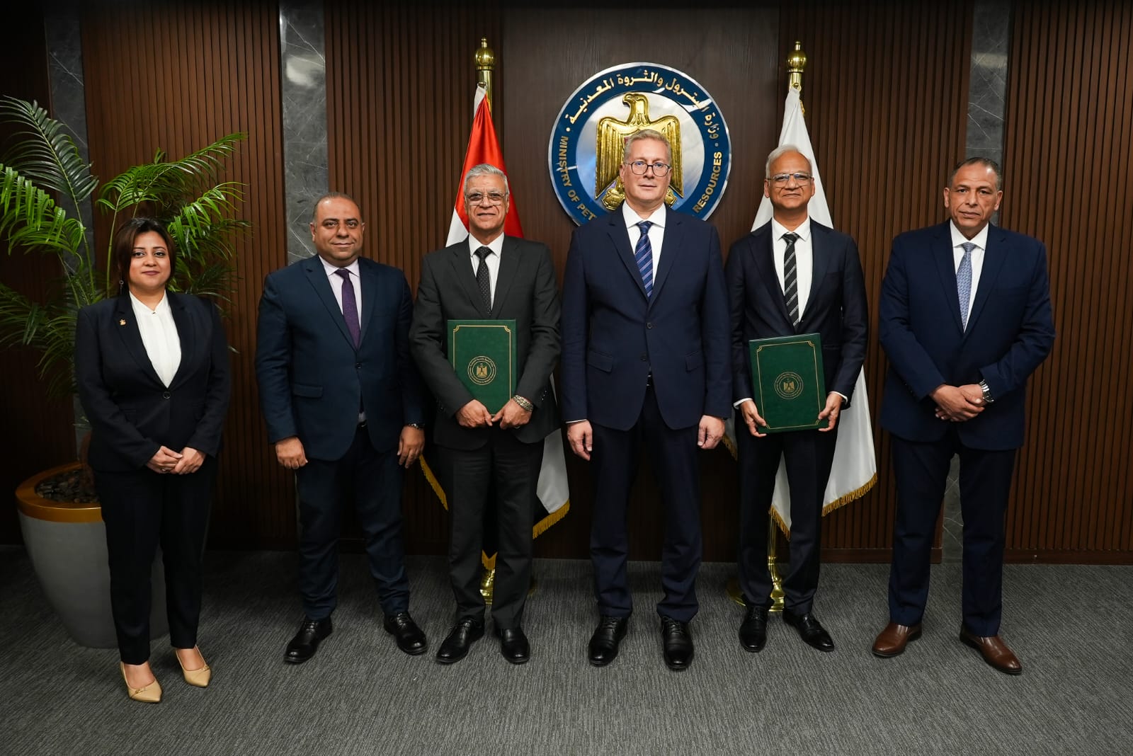 وزير البترول يشهد توقيع عقد توريد خام الفوسفات للمجمع الصناعي الجديد بالمنطقة الاقتصادية لقناة السويس
