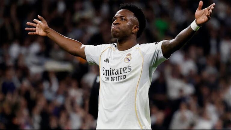 جماهير ريال مدريد تتصالح مع فينيسيوس جونيور قبل مباراة جيرونا في الدوري الإسباني جماهير ريال مدريد تتصالح مع فينيسيوس جونيور قبل مباراة جيرونا في الدوري الإسباني