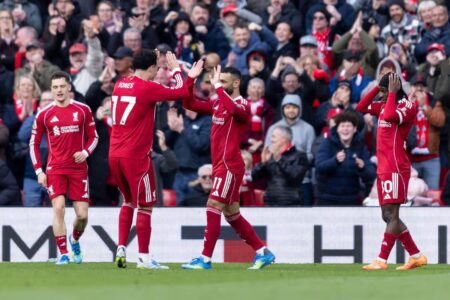 سلوت يتغزل في لاعب ليفربول بعد أدائه أمام فولهام: فعل مثل محمد صلاح