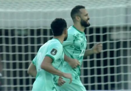 فيديو | في الوقت القاتل.. مروان حمدي يسجل هدف تعادل بيراميدز أمام المصري ويهدر ركلة جزاء