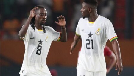 الاتحاد الغانى يعلن مقتل لاعب في هجوم مسلح على حافلة فريقه الاتحاد الغانى يعلن مقتل لاعب في هجوم مسلح على حافلة فريقه