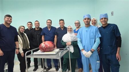 وزنه 20 كيلو.. جراحة ناجحة لاستئصال ورم ببطن مريضة بمستشفى زايد التخصصي