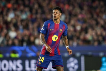 ليفاندوفسكي يحدد موقفه من عرض برشلونة لتمديد عقده.. وتطورات مفاجئة بشأن راشفورد