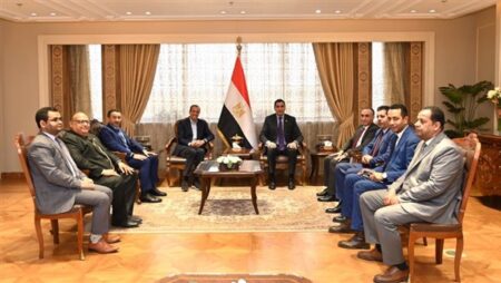 خلال لقائه رئيس الاتحاد الدولي.. جوهر نبيل: نعمل على نشر رياضة البادل وتوسيع قاعدة الممارسة