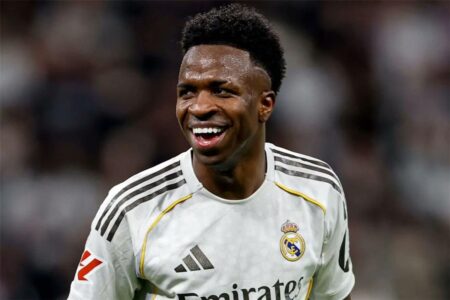 حائط سد.. فينيسيوس جونيور في موقف محرج بشأن مستقبله مع ريال مدريد