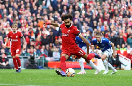 إنجاز شخصي مميز يدفع محمد صلاح للتألق في مباراة ليفربول وإيفرتون