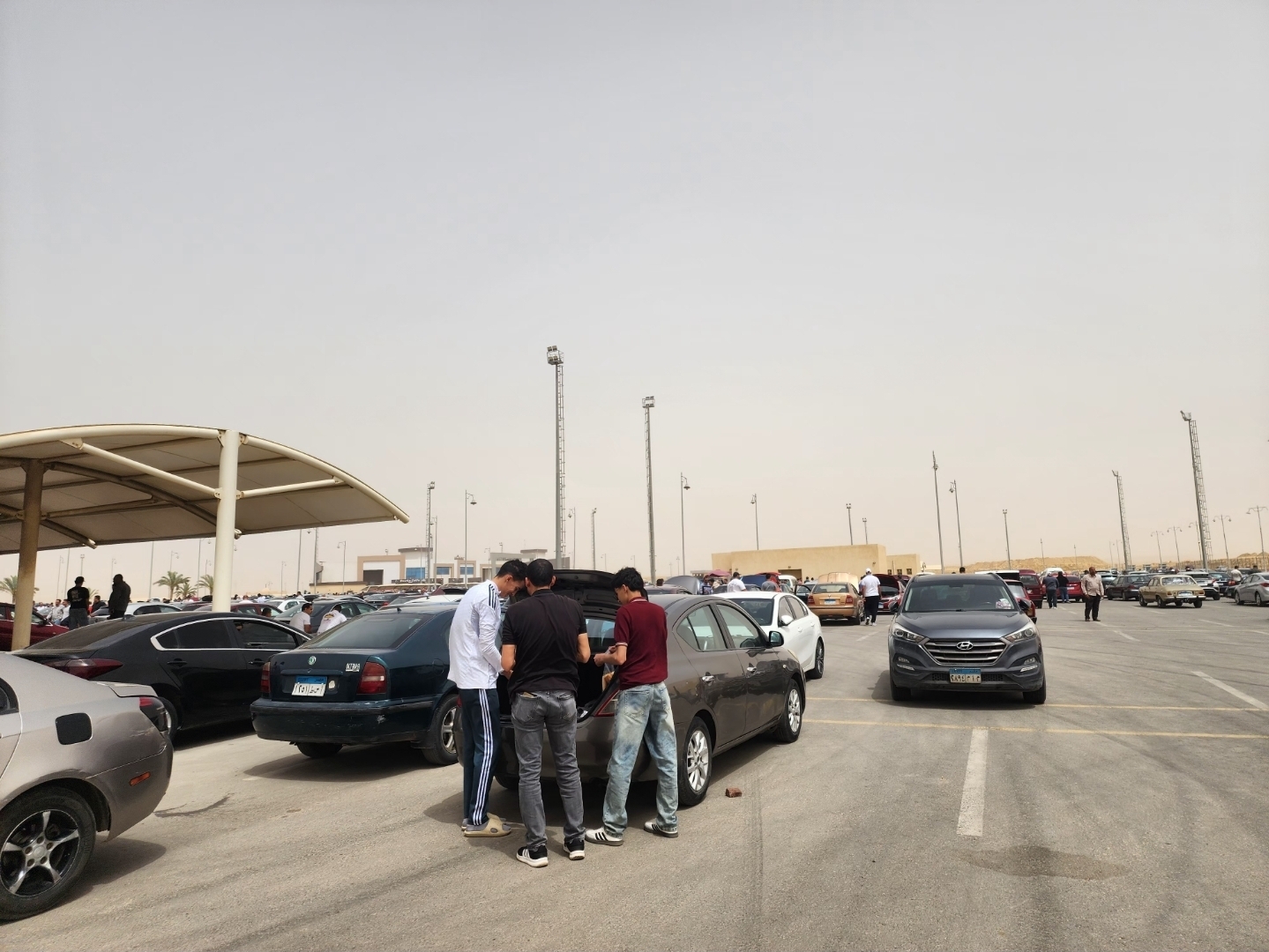 رحلة من أسيوط للقاهرة.. «مصر24 نيوز» تمصر24حكايات البائعين والمشترين في أكبر «تجمع للسيارات المستعملة» بمصر 3 رحلة من أسيوط للقاهرة.. «مصر24 نيوز» تمصر24حكايات البائعين والمشترين في أكبر «تجمع للسيارات المستعملة» بمصر