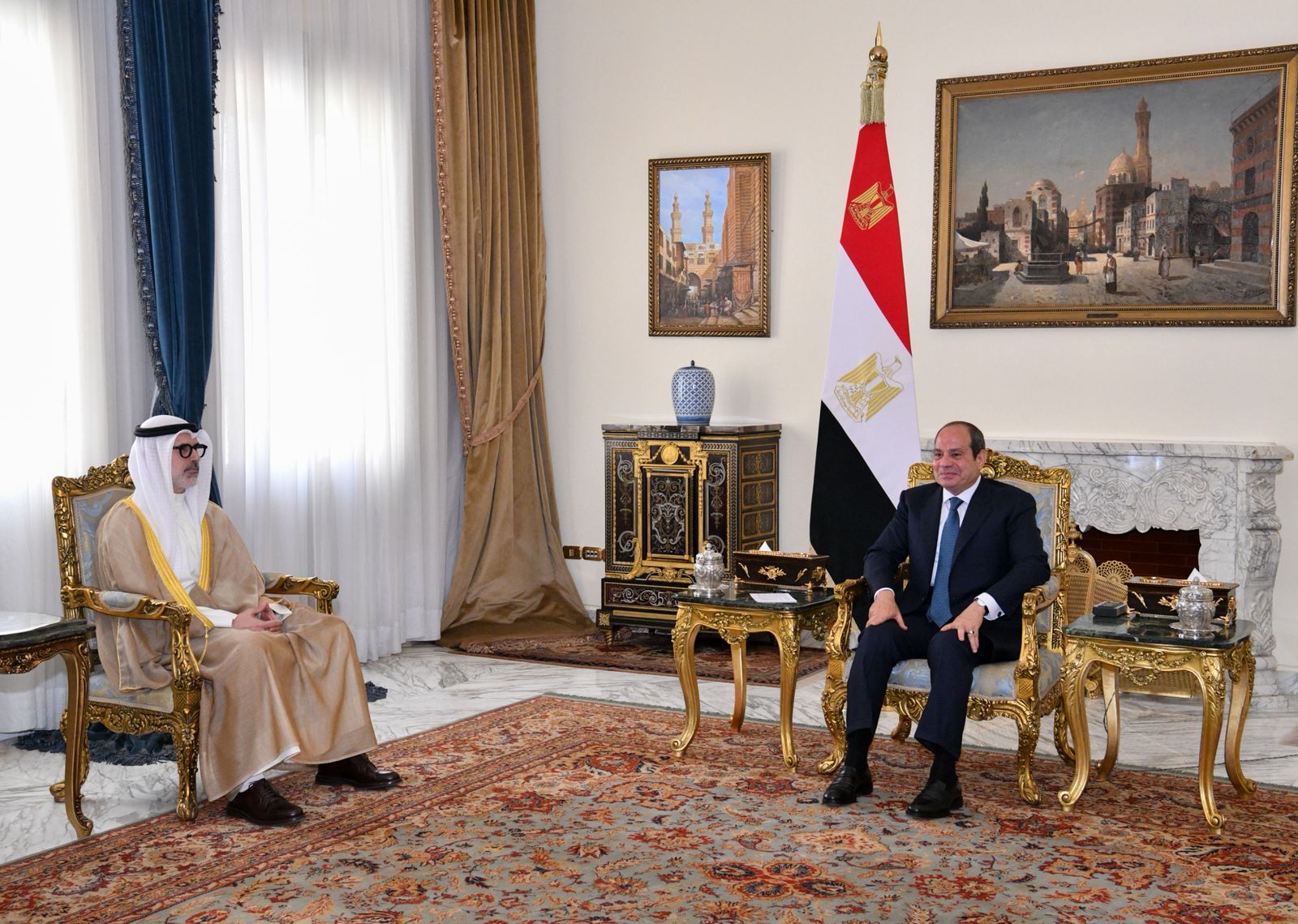 السيسي يستقبل وزير خارجية الكويت وسكرتير عام منظمة الطيران المدني الدولي.. فيديو 3 السيسي يستقبل وزير خارجية الكويت وسكرتير عام منظمة الطيران المدني الدولي.. فيديو