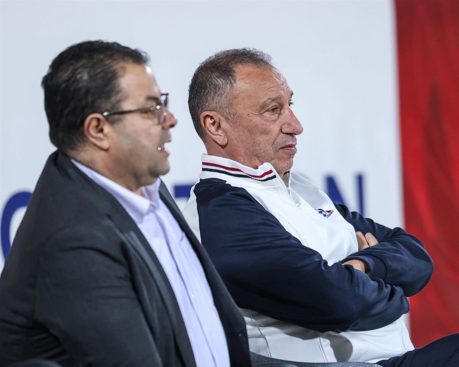 صور .. الخطيب يحضر ودية الأهلي وزد