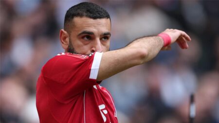 باريس سان جيرمان يهدد مساعي ليفربول لضم بديل محمد صلاح