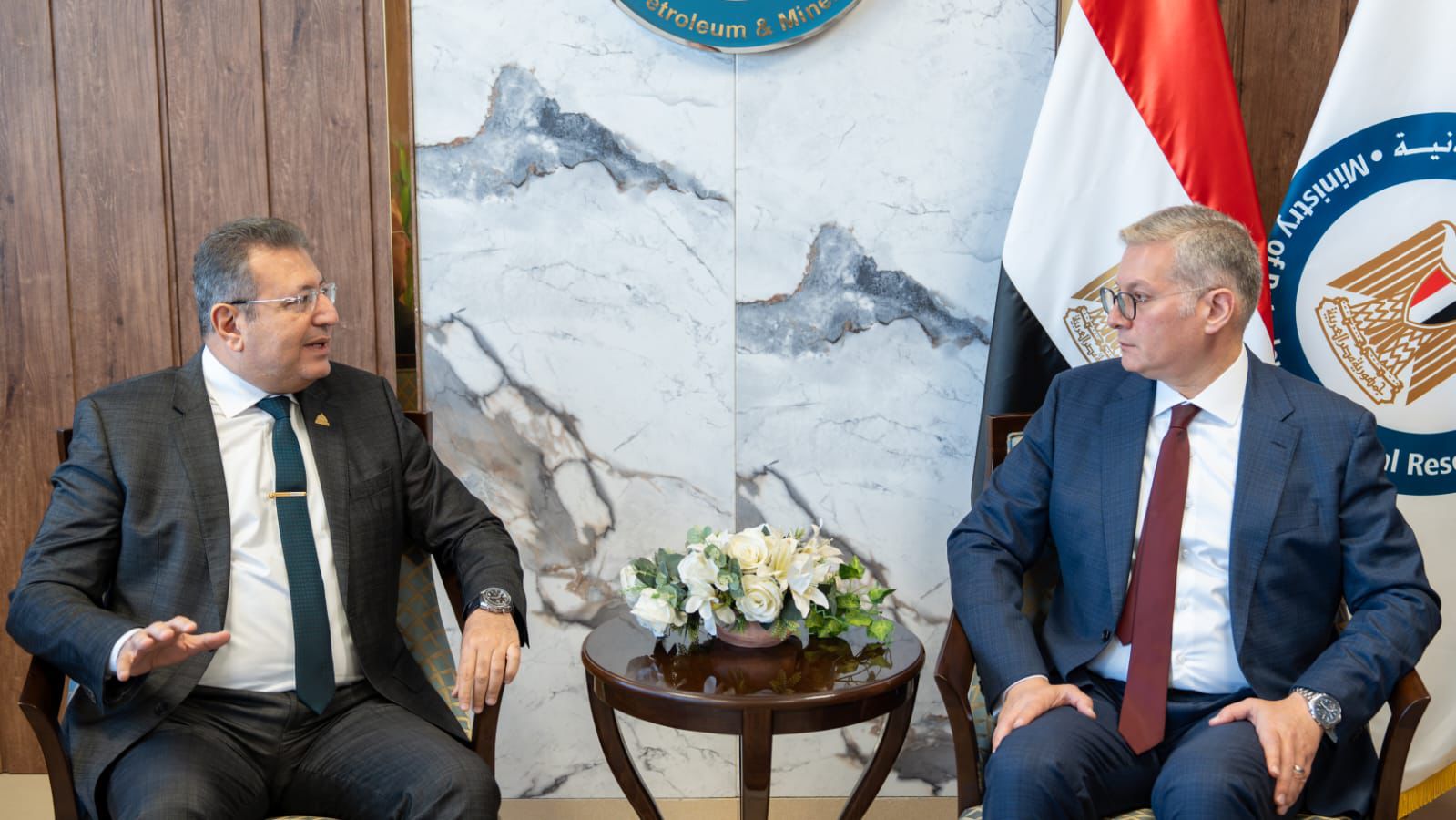 وزير البترول يبحث مع رئيس اللجنة الاقتصادية بالنواب تأمين إمدادات الغاز والوقود