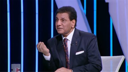 فاروق جعفر: مباراة الزمالك وبيراميدز تحتاج حكمًا ذو شخصية.. ويجب تأجيل مباريات ممثل مصر