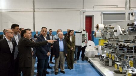 رئيس الوزراء : نثمن ثقة المستثمرين في المنطقة الاقتصادية لقناة السويس رئيس الوزراء : نثمن ثقة المستثمرين في المنطقة الاقتصادية لقناة السويس