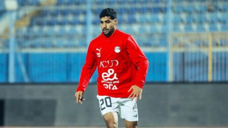 إبراهيم عادل يهدد مصير محترف الأهلي إبراهيم عادل يهدد مصير محترف الأهلي