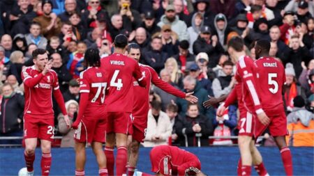 بينانت يحذر لاعب ليفربول من الاستمرار: قد يفقد مكانه في التشكيلة الأساسية