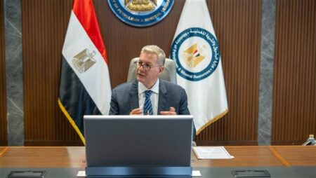 وزير البترول: خطة خمسية لتطوير البنية التحتية واستيعاب زيادات الإنتاج وتقليل فاتورة الاستيراد وزير البترول: خطة خمسية لتطوير البنية التحتية واستيعاب زيادات الإنتاج وتقليل فاتورة الاستيراد