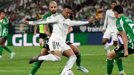 مبابي | الغزال الفرنسي يُكمل مباراته رقم 100 مع ريال مدريد