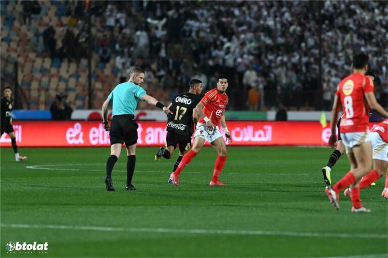 بطولات يكشف الحكم الأقرب لمباراة الأهلي والزمالك في قمة الدوري المصري بطولات يكشف الحكم الأقرب لمباراة الأهلي والزمالك في قمة الدوري المصري