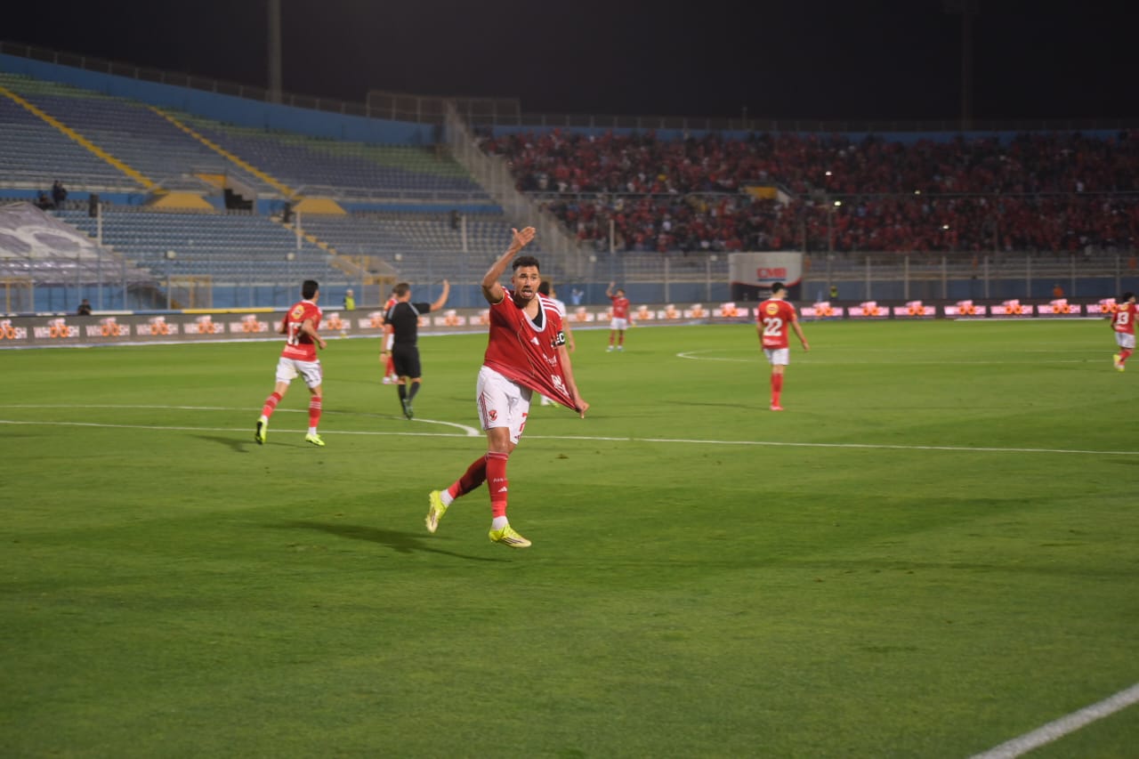 بيراميدز يمطر شباك الأهلي بثلاثية ويبقي علي حظوظه في المنافسة على الدوري