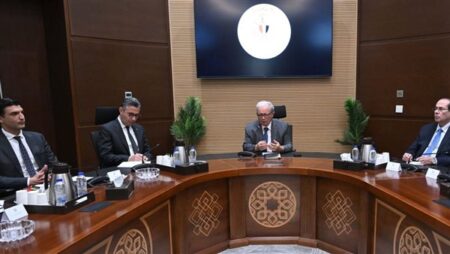 نائب رئيس الوزراء للشئون الاقتصادية يتابع جهود توفير السلع ومستلزمات الإنتاج