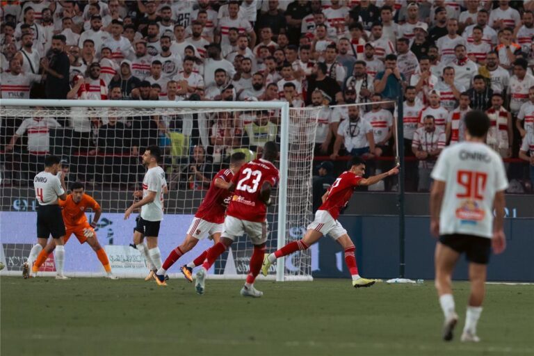 خاص | هل يتولى روبرت شرودر إدارة مباراة الأهلي والزمالك؟