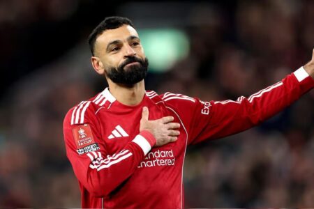 بعد بيان إصابته.. ليفربول يجهز وادعًا تاريخيًا لـ محمد صلاح بعد بيان إصابته.. ليفربول يجهز وادعًا تاريخيًا لـ محمد صلاح